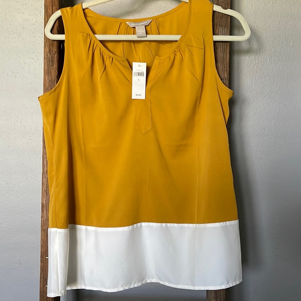 Banana Republic Sleeveless Blouse